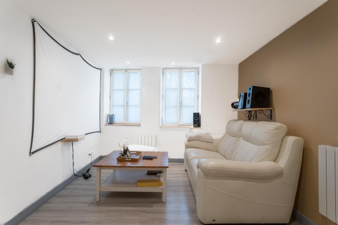 Appartement Spa Privatif Et Cinema Centre Ville Metz Luaran gambar